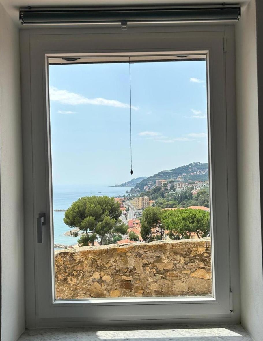 Casa Vacanze Merletto Imperia Bagian luar foto