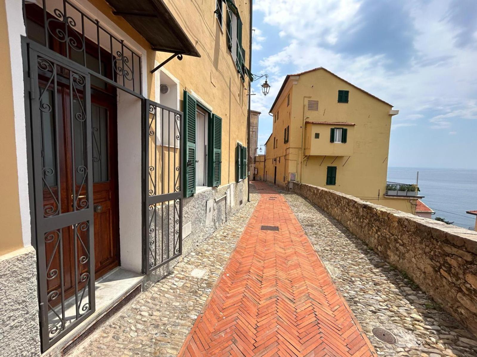 Casa Vacanze Merletto Imperia Bagian luar foto